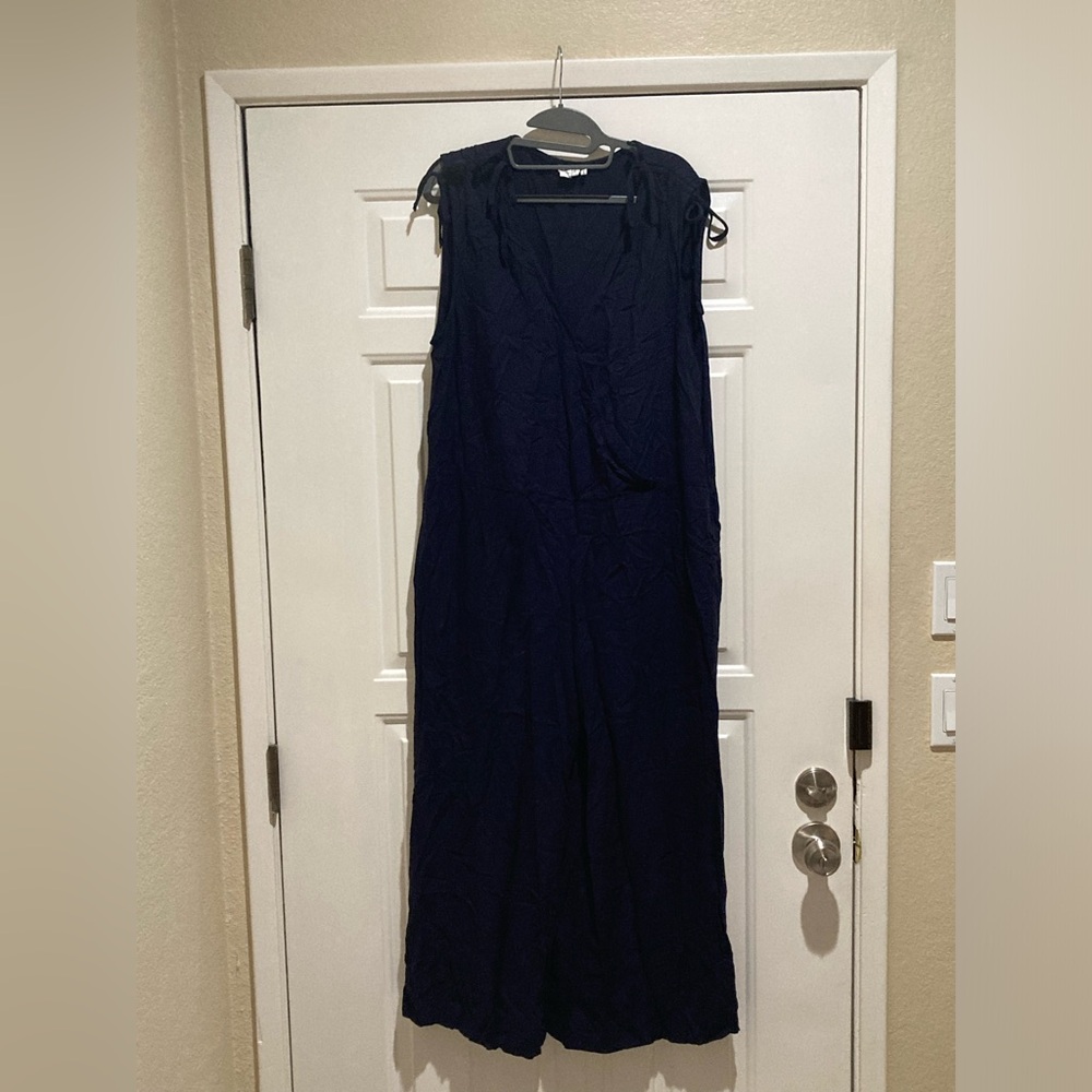 Simple by Suzanne Betro navy lightweight wide leg with pockets jumpsuit